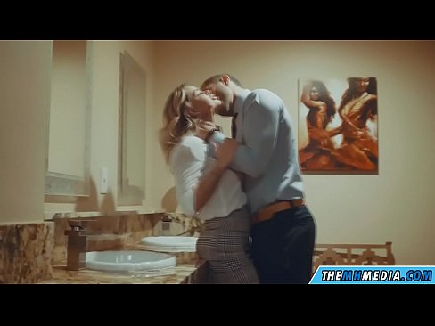 ❤️ Вақте ки як малламуй busty шумо дар як ҳоҷатхона ҷамъиятӣ seduces ☑ Порно босифат дар tg.pornjimbo.ru ❌